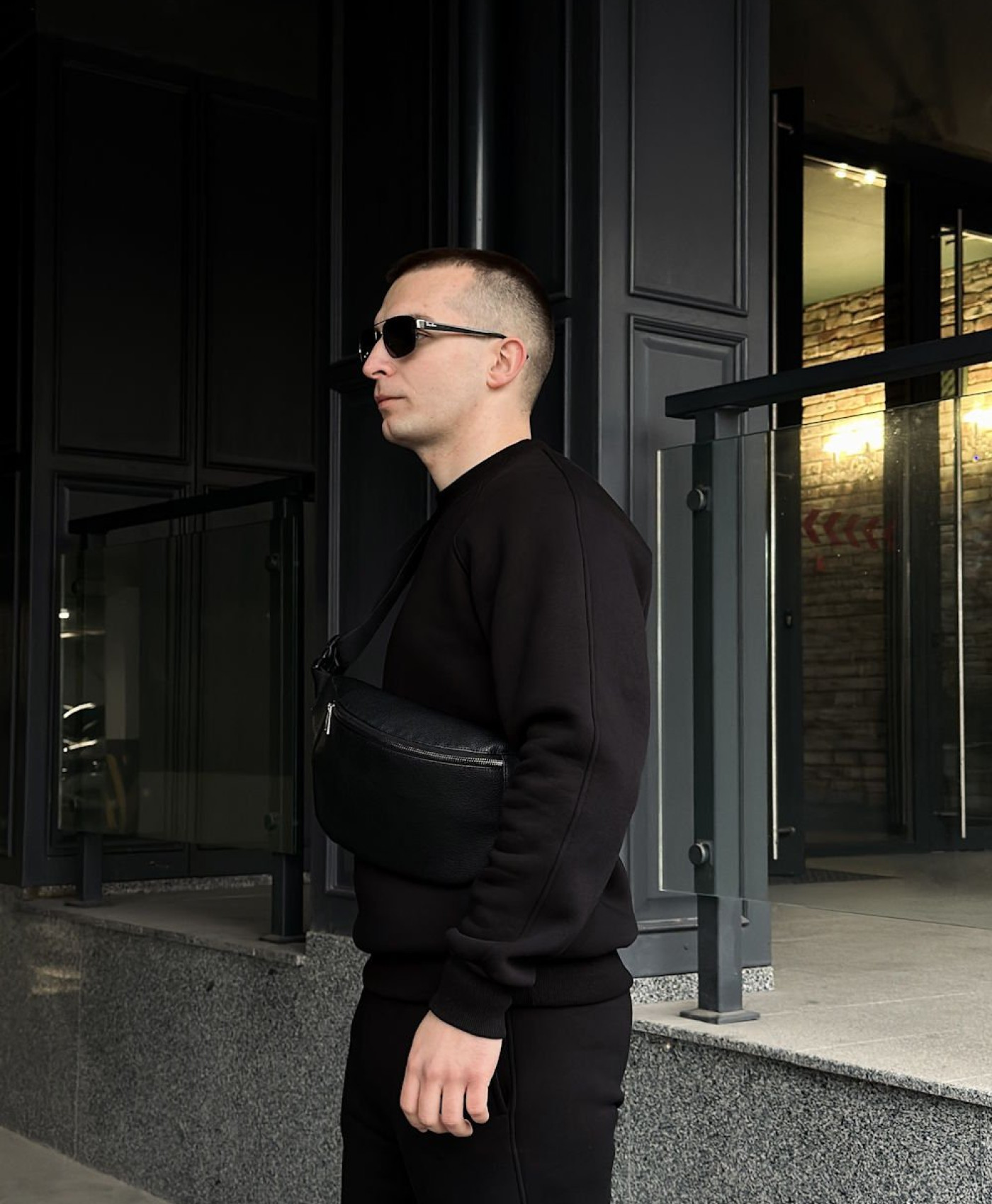 Чоловічий зимовий костюм зі світшотом - чорний